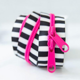 Black and White Stripe Zipper 30"